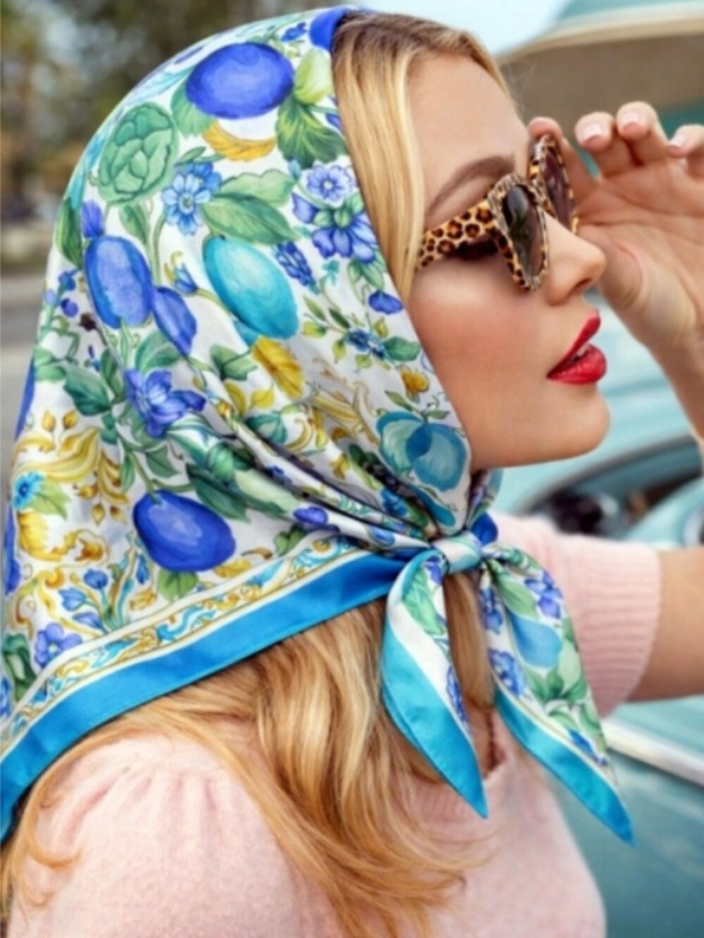 🩷👗Elegant Summer Scarf w/Blue Lemon Motif - Picture 2 of 6
